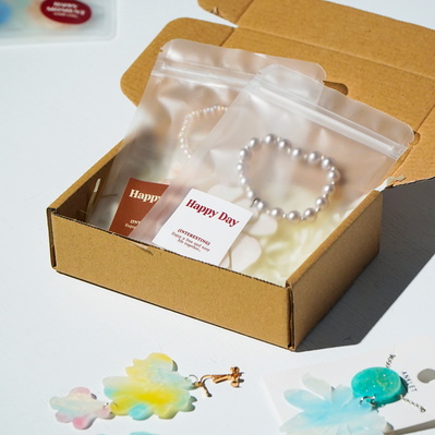 Acrylic Earrings｜Lightweight Petal Design in Soft Colors - FLUX Inc - 003